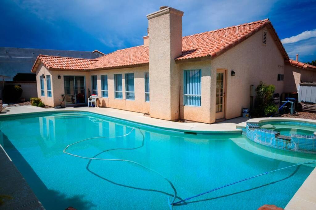 לאס וגאס Luxury 1900 Sq Ft House Huge 46 Ft Pool & Hot Spa מראה חיצוני תמונה