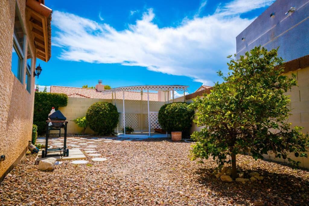 לאס וגאס Luxury 1900 Sq Ft House Huge 46 Ft Pool & Hot Spa מראה חיצוני תמונה