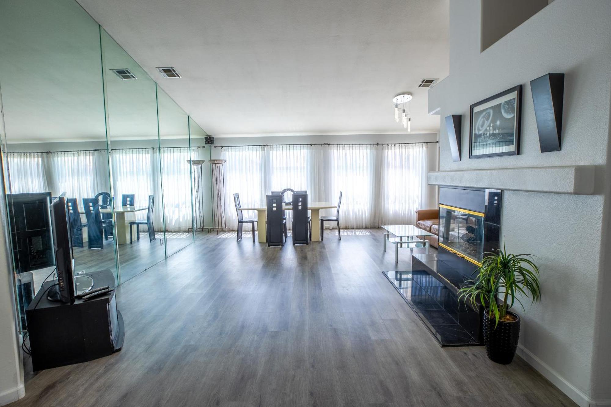 לאס וגאס Luxury 1900 Sq Ft House Huge 46 Ft Pool & Hot Spa מראה חיצוני תמונה