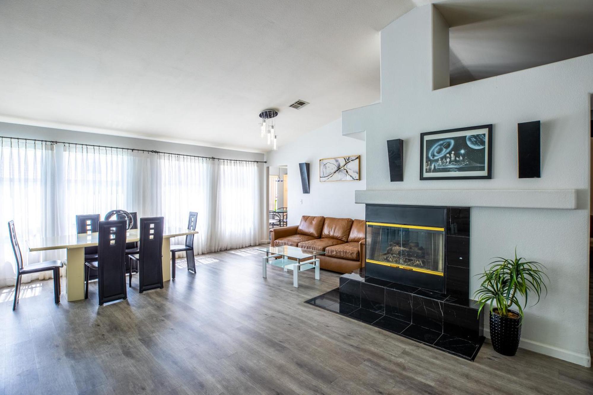 לאס וגאס Luxury 1900 Sq Ft House Huge 46 Ft Pool & Hot Spa מראה חיצוני תמונה